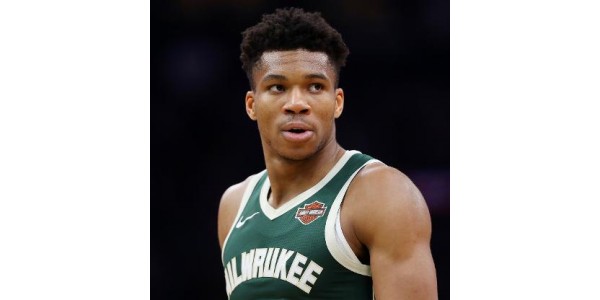 Antetokounmpo blev den første i ligaen